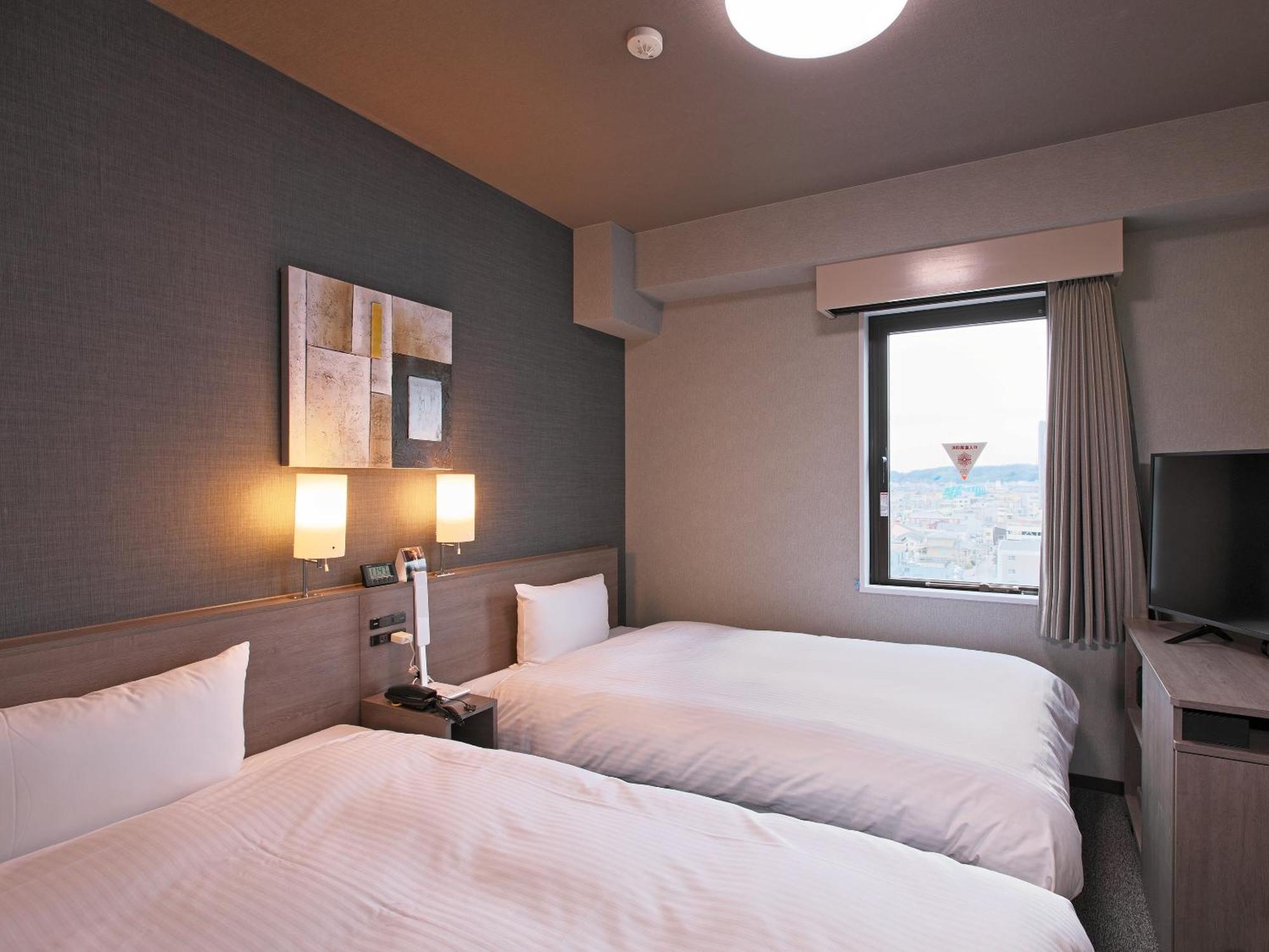 Hotel Route-Inn Toyama Ekimae Exterior foto